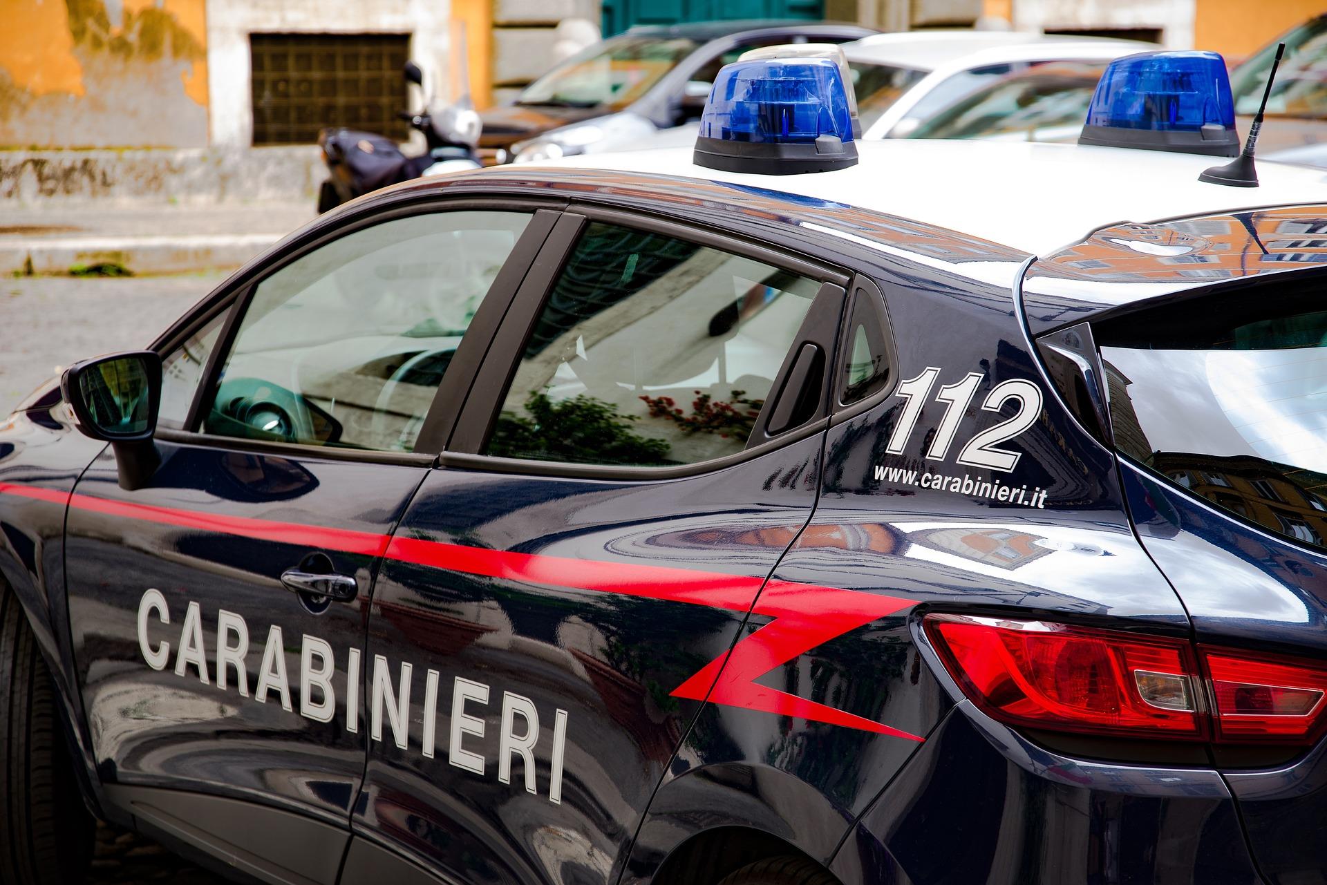 Makina e trajnerit italian qëllohet me armë zjarri