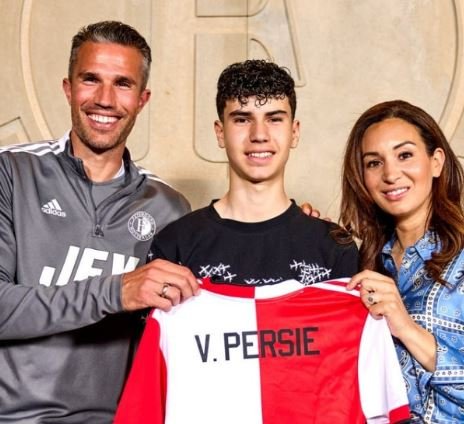Djali i Van Persie “çmend” Holandën!