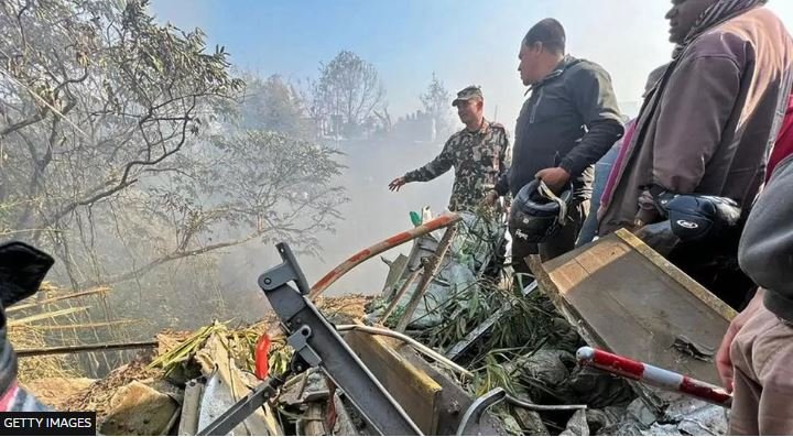 Rrëzimi i aeroplanit në Nepal, gjenden 40 trupa