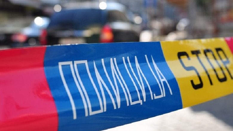 Strugë, e goditi me veturë dhe e la në rrugë, 58 vjeçarja nga Shqipëria përfundon në spitalin e Ohrit