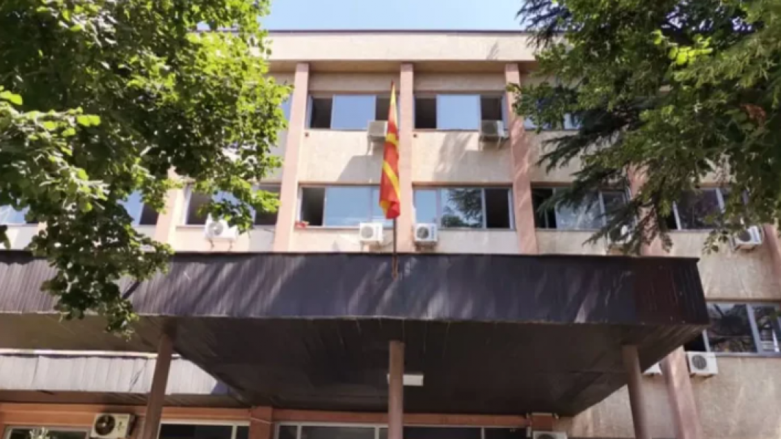 Shtyhet për nesër mbikëqyrja për zjarrin në Gjykatën e Kumanovës