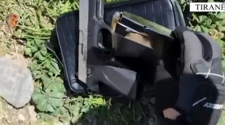 Kapen 4 persona, lëviznin të armatosur