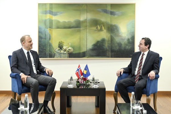 ​Kurti takoi ambasadorin e Norvegjisë