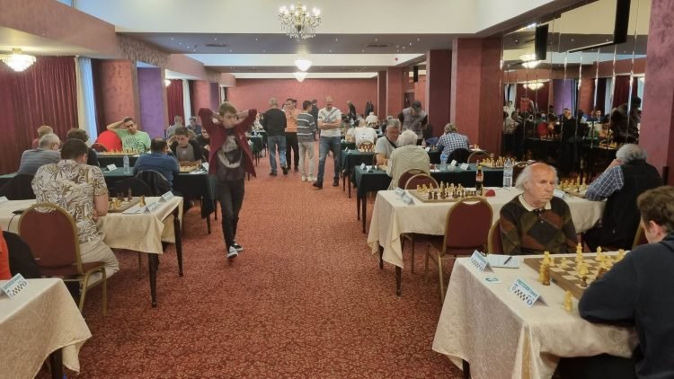 Vazhdon Kampionati i Hapur 2023 në shah