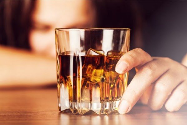 Sa kohë i duhet trurit për t’u rikuperuar nga alkooli?