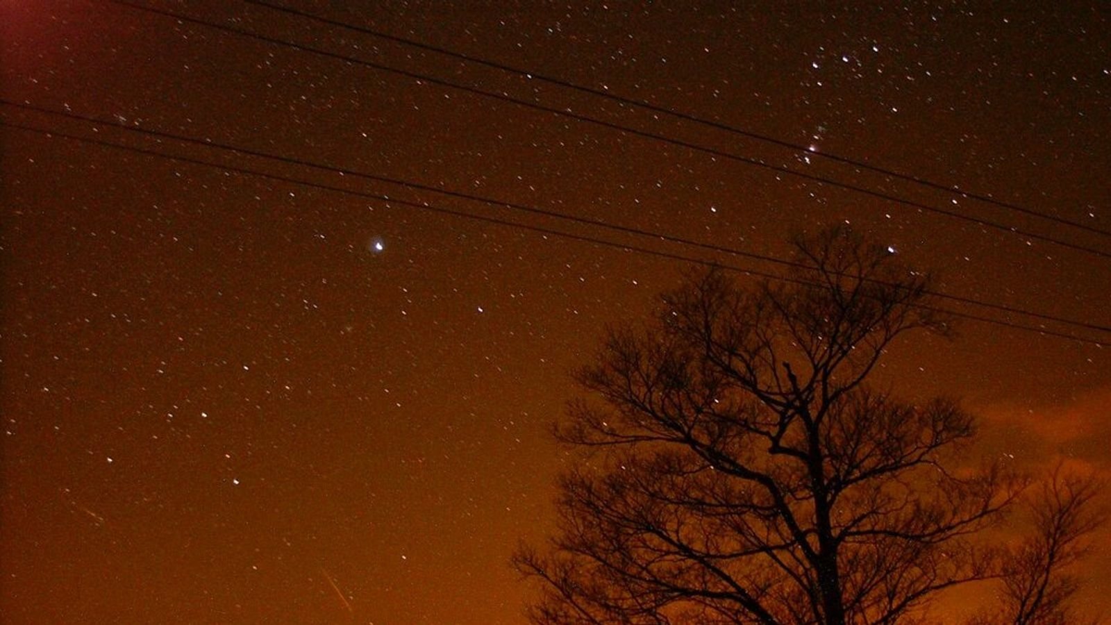 Meteorët ndriçojnë qiellin mbi Britani këtë fundjavë