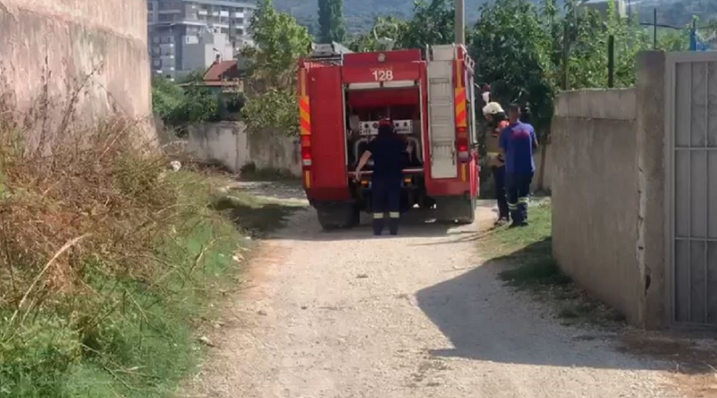 Bomola rrezikon familjen në Vlorë, pas rrjedhjes së gazit përfshihet nga flakët