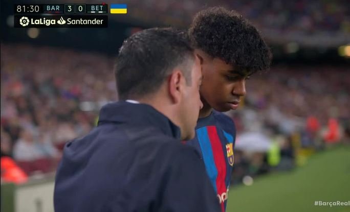 Barcelona shpërblen talentin