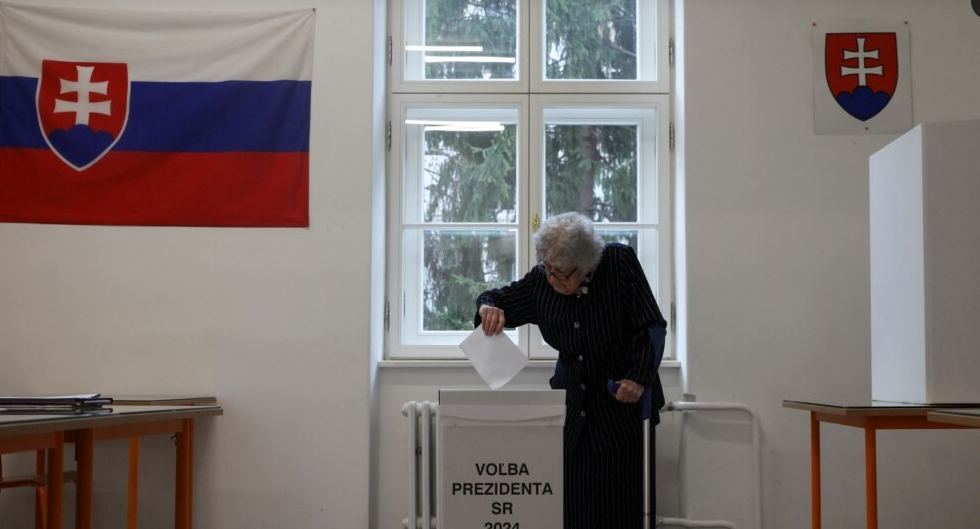 Sllovakia mban raundin e dytë të zgjedhjeve presidenciale mes debatesh mbi orientimin politik të vendit