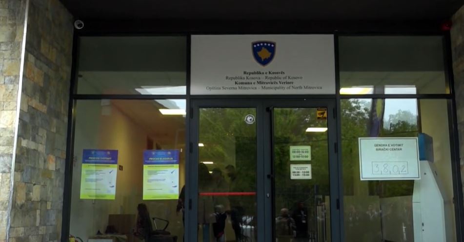 Pamje nga hapja e vendvotimit n&euml; Mitrovic&euml;

