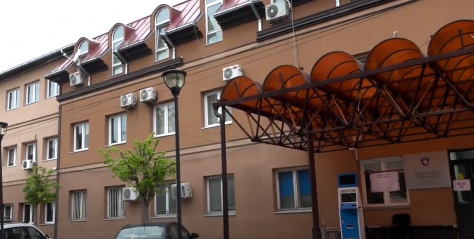 Pamje nga hapja e vendvotimeve n&euml; Zve&ccedil;an
