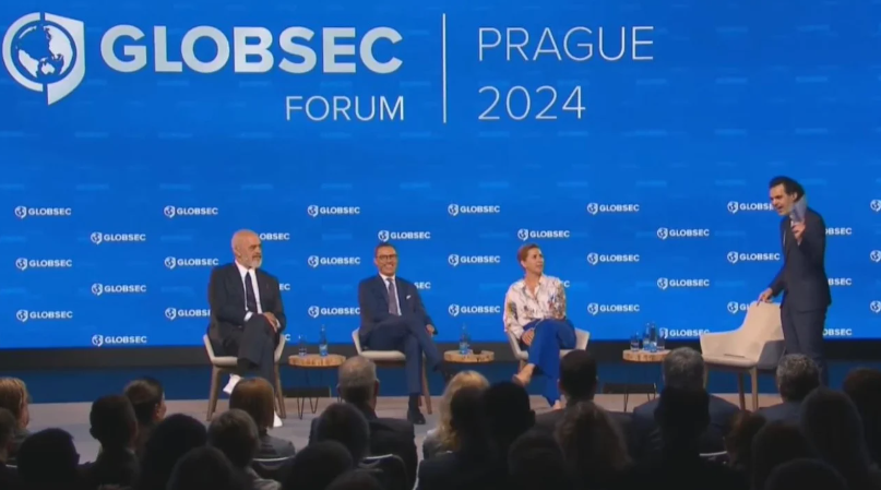 “Po ftuat ballkanas këtu, zgjasni kohën”, Rama replika me moderatorin e panelit: Sillni kafen turke të shohim të ardhmen, mos u gjermanizo
