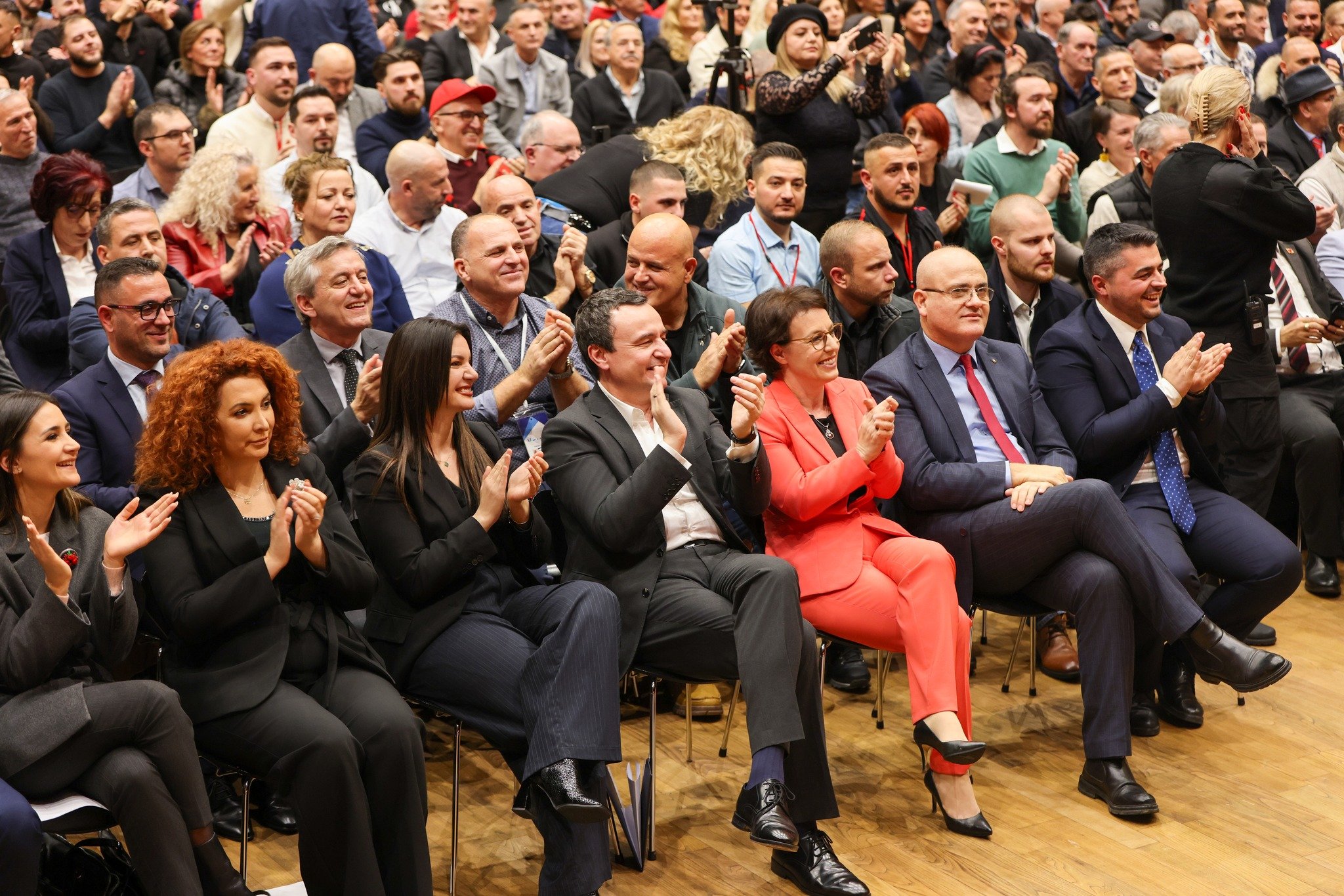 Kurti në tubim me mërgatën në Zvicër: I inkurajova të kthehen dhe të jenë pjesë e transformimeve pozitive që po ndodhin