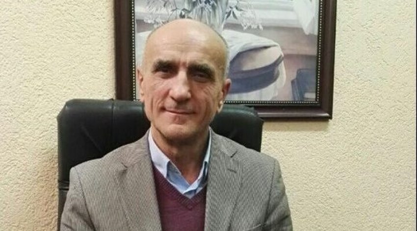 Parulla dhe slogane në harqet e urës së lumit