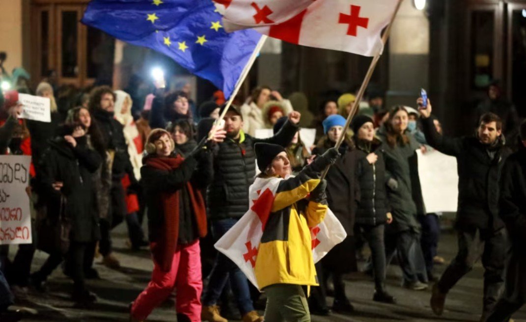 Gjeorgji, kriza thellohet me emërimin e presidentit të ri nga e djathta e skajshme