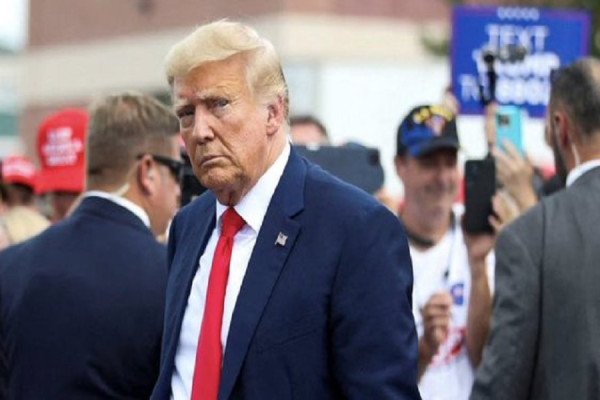 Televizioni i njohur amerikan do t'i paguajë Trumpit 15 milionë dollarë për shpifje