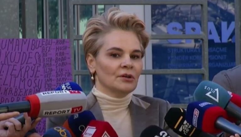 Sekuestrimi i vilave, Kryemadhi: Do të jetojmë me çadër ose kontejner! Do të na falë dikush një copë tokë