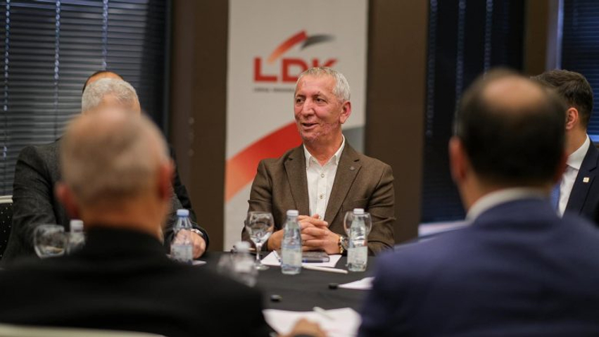 Zhvillimet e fundit në LDK  Anton Quni ka një porosi për Lumirin  Gazin e Imriun