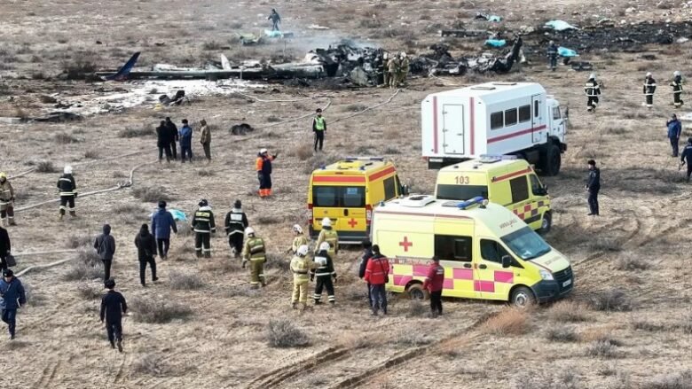 Pamjet shokuese/ Aeroplani që u rrëzua në Kazakistan, ishte përplasur me tufën e zogjve