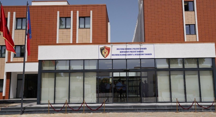 Kapet në flagrancë duke vjedhur në një dyqan, arrestohet 61-vjeçari në Shkodër