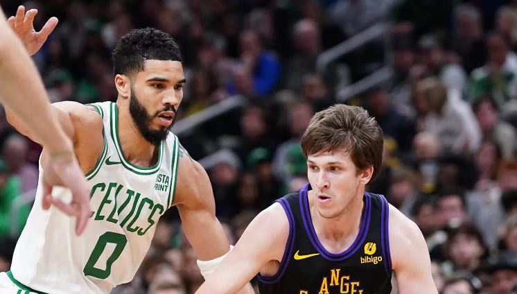 Lakers befasojnë pa yjet në fushën e Bostonit