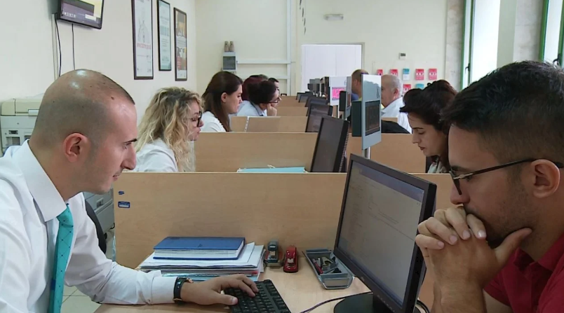 Përplasja e brezave! Katër gjenerata në një vend pune