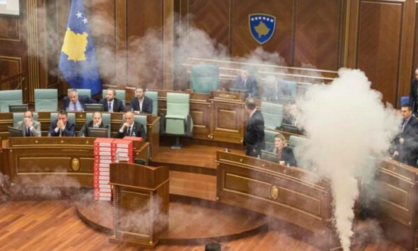 Shtyhet seanca fillestare ndaj anëtarëve të VV-së për gazin në Kuvend