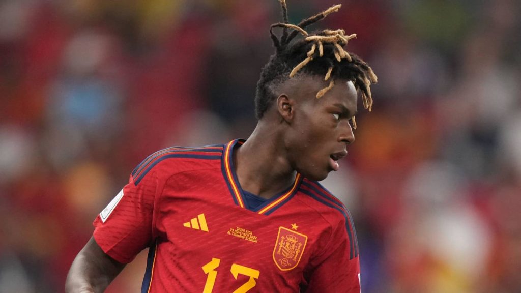 Barcelona në garë për sulmuesin