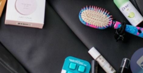 Në këto temperatura ekstreme, mos i lini kurrë këto gjëra në makinën tuaj