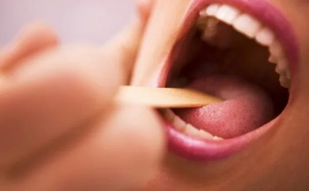 Mjeket tregojne si të parandaloni sëmurjen e bajameve