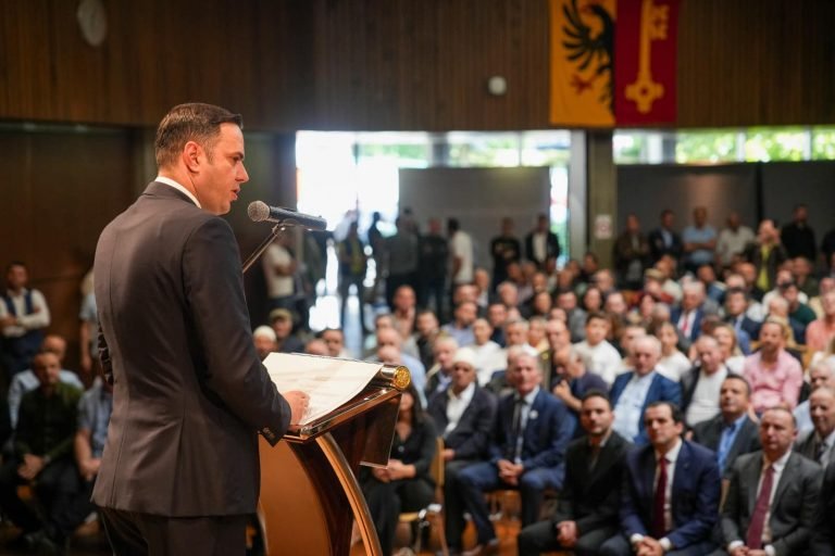Abdixhiku nga Zvicra: Duhet të zgjedhim a do të jemi pjesë e një politike me aleatë në krah, apo me ata që nxisin urrejtje