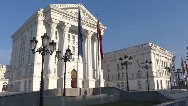 Qeveria: Rekomandime për qytetarët dhe punëdhënësit për shkak të paralajmërimeve për valë të nxehti nga nesër