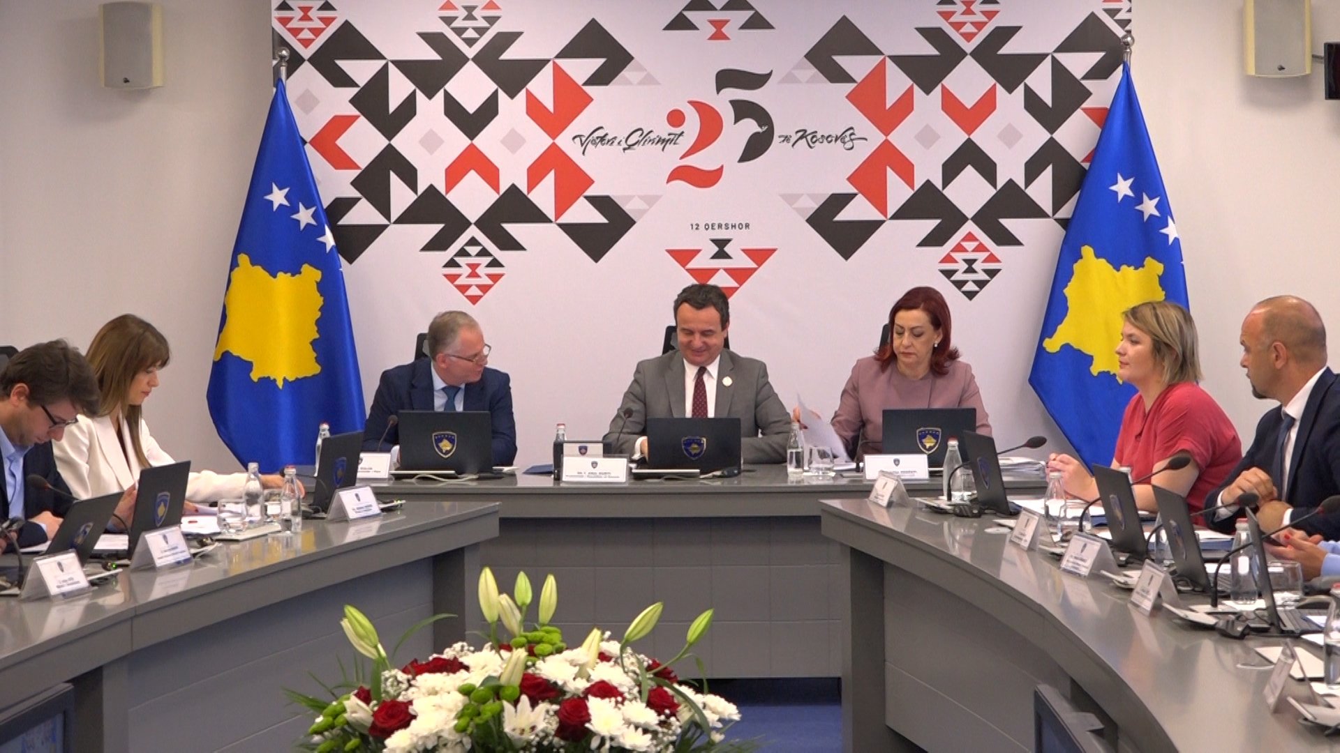 Kurti ndan 142 mijë euro për Samitin e Ballkanit Perëndimor nga “The Economist”: Mundësi e jashtëzakonshme për promovim