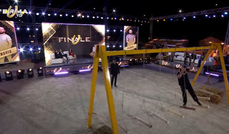 Renis Gjoka mbyll rrugëtimin në “Ferma VIP”, Florian Agalliu pretendent për çmimin e madh