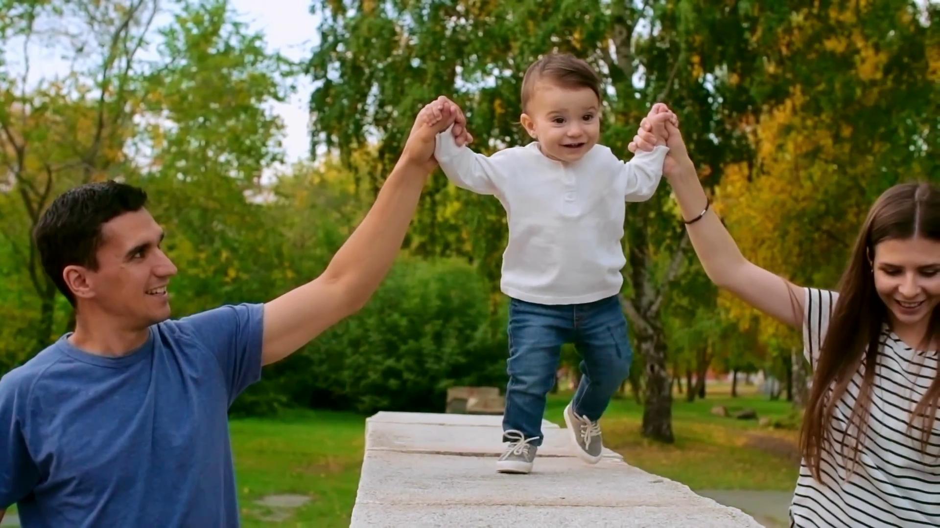 A duhet të marrin pjesë burrat në rritjen e fëmijës?