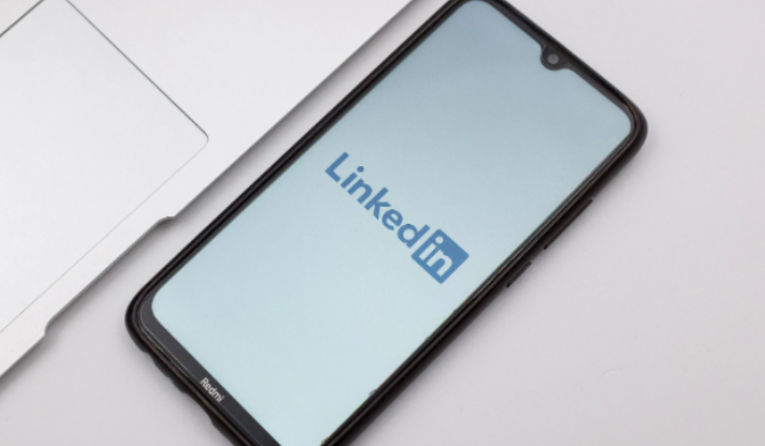 LinkedIn prezanton veçori të reja të fuqizuara nga AI