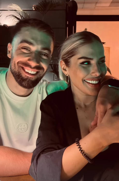 Sa të dashuruar, Ilnisa poston fotografi në krahët e Meritonit 