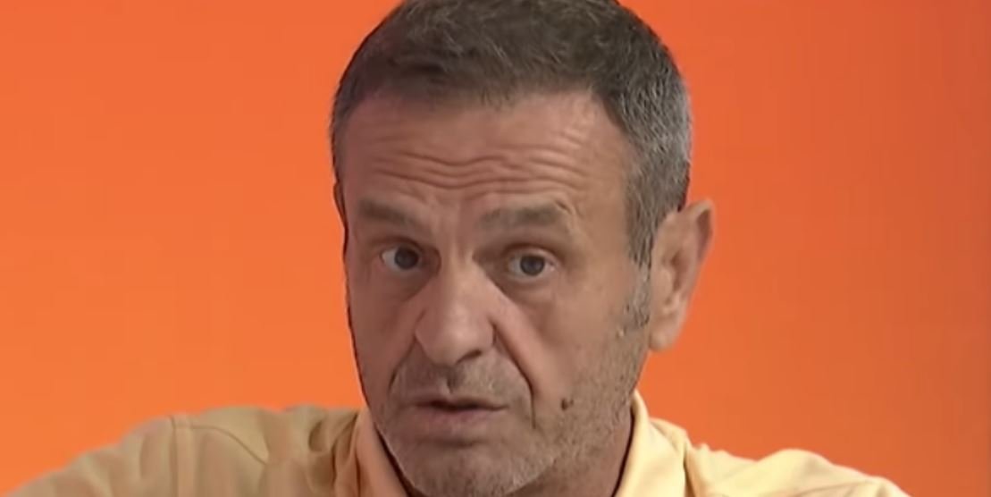 Sinan Vllasaliu e thotë haptazi: Ne të gjithë këndojmë për para