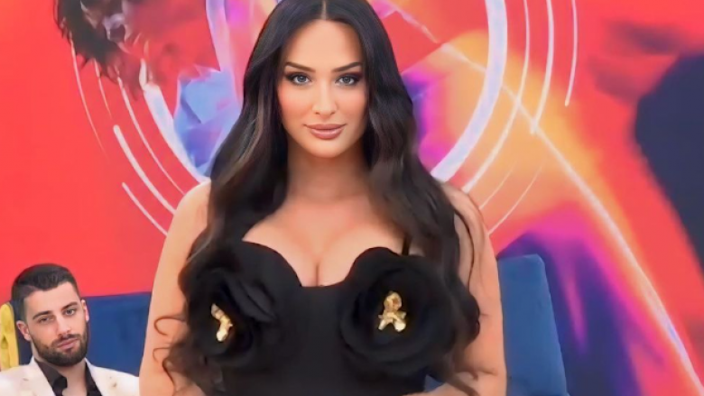 “Kam shtuar një masë” - Erjola Doçi flet për ndërhyrjen që ka bërë në gjoks