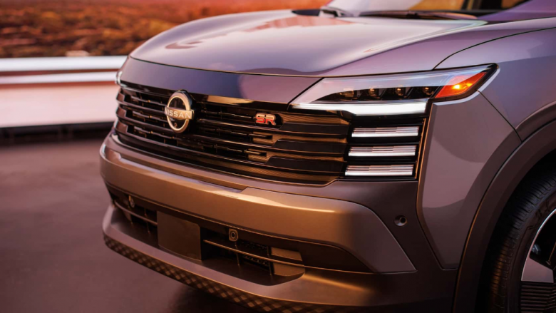 Nissan zbulon pamjet e modelit të ri