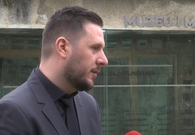 “Kemi kërcyer nga kamioni, kishte edhe të mbijetuar tjerë”, i mbijetuari i masakrës së familjes Berisha tregon si shpëtoi nga forcat serbe