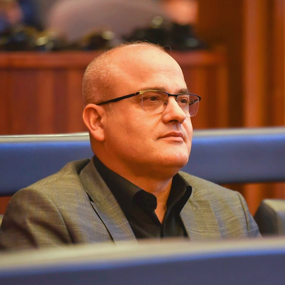 “Marrëveshja s’është e pamundshme”- Haxhi Avdyli reagon pas ftesës së Kurtit për Abdixhikun