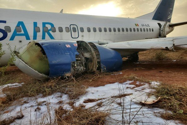 ​Aeroplani del nga pista, 10 të lënduar në Senegal