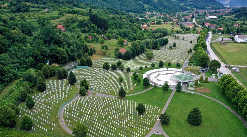 Hartohet teksti përfundimtar i projektrezolutës për gjenocidin në Srebrenicë
