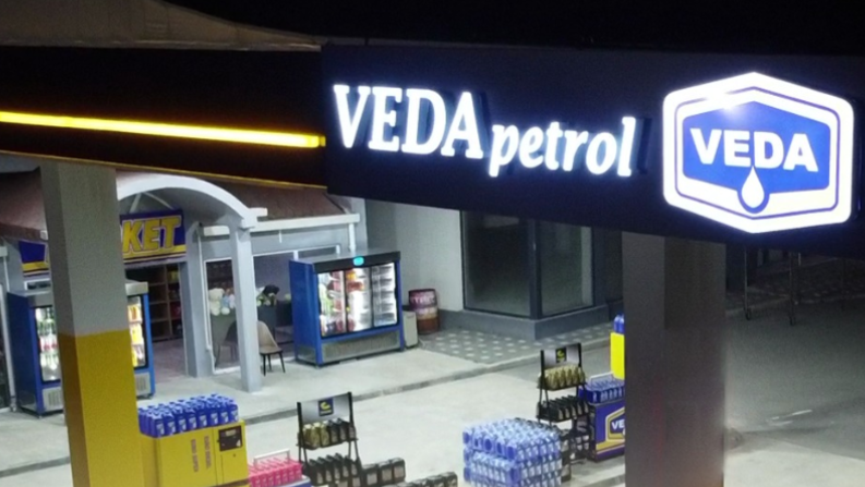 Grabitje te ‘Veda Petrol’ në Gjilan: Hajni plaçkit para nën kërcënimin e thikës, intervenon Policia