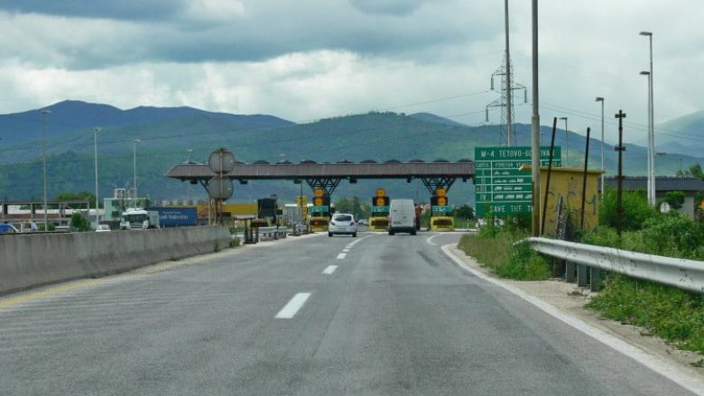 Aksident në rrugën Gostivar – Tetovë, lëndohen dy persona
