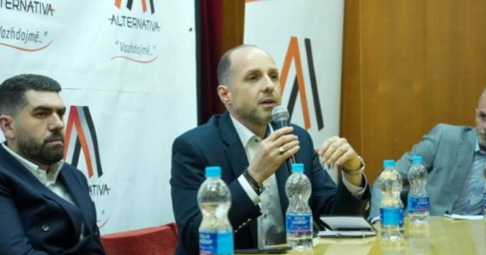 Ibrahimi: Politikanët nuk kanë pse krenohen me asfaltim ose ndriçim publik, për atë u votuan, ajo është punë e tyre
