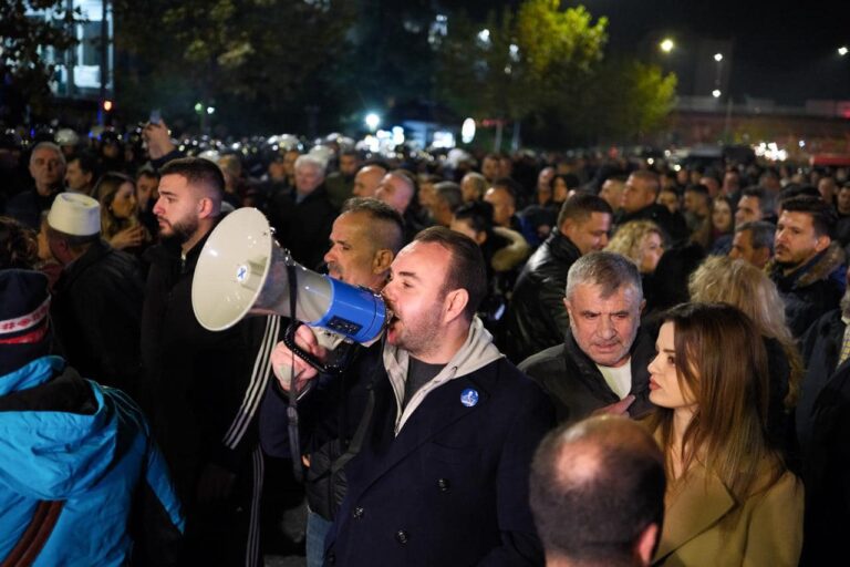 “Asgjë nuk do ndalë revoltën qytetare”/ Balliu: Arrestimet e qytetarëve janë akt kriminal