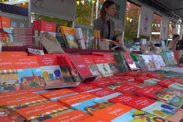 ​Interesim i madh i fëmijëve në festivalin dhe panairin e librit në Prishtinë