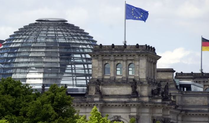 Procesi i Berlinit hyn në vitin e 11-të